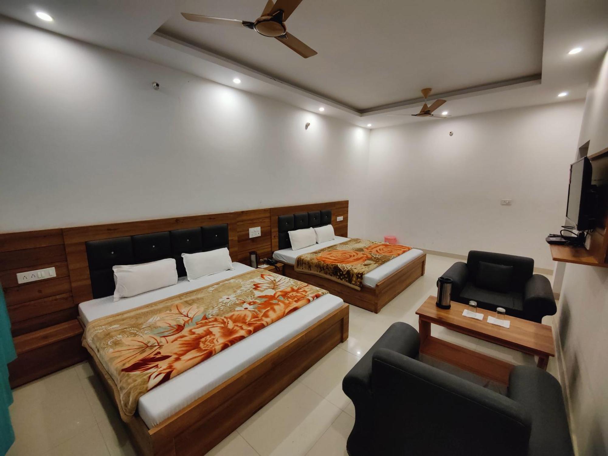 Alaknanda Motel & Restaurant Rudraprayag Exterior photo